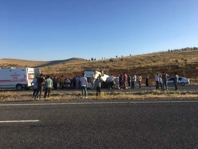 Urfa'da tarım işçiler kaza yaptı, 11 yaralı