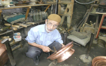 Urfa'da teknolojiye yenik düşen bakır işçiliği