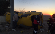Urfa'da ticari araç takla attı, 2 yaralı