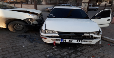 Urfa'da Üç Aracın Karıştığı Zincirleme Kaza, 2 Yaralı