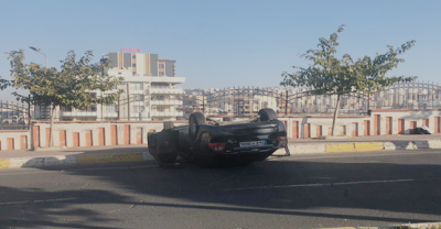 Urfa'da Viraja Hızlı Giren Araç Takla Attı!