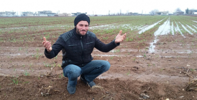 Urfa'da yağışlar arazileri göle çevirdi