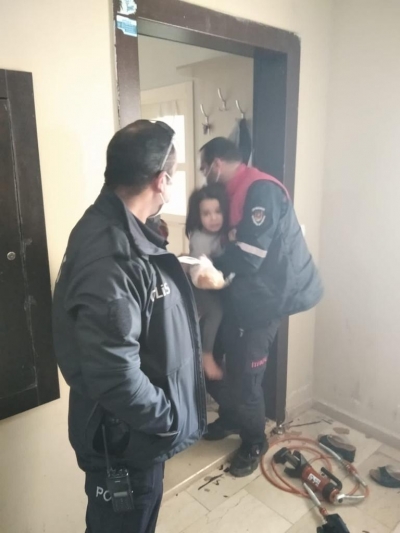 Urfa'da yangında çocuklar mahsur kaldı