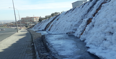 Urfa'da Yapay Şelale Buz Tuttu