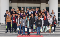 Urfalı öğrencilerden Bakan Çelik'e ziyaret