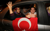 Urfalıların Demokrasi Nöbeti Devam Ediyor