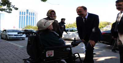 Vali Erin: Engellileri Anlamak İçin Empati Kurun