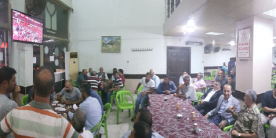 Vali Erin Kıraathanede Türkiye Maçını izledi