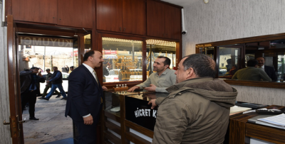 Vali Erin Yıldız Meydanında Vatandaşla Buluştu