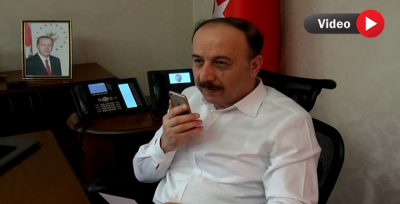 Vali Erin'i Bayrak İçin Arayan Çocuğun Sevinci İkiye Katlandı