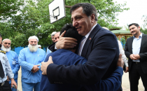 Vali Küçük Eyvan Derneğini Ziyaret Etti