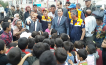 Vali Küçük Kobanili Çocuklarla Bir Araya Geldi