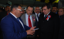 Vali Küçük Teknolojiyi Beğendi