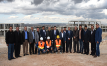 Vali Küçük Yeni Oto Alım Sitesi İnşaat Alanını Gezdi