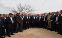 Vali Tuna, Birlik ve beraberlik mesajları verdi.