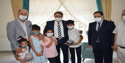 Vali Vekili Esen, Şehit Ailelerini ve Görevdeki Polisleri Ziyaret Etti