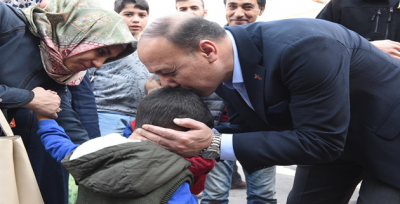 Vatandaşlar Vali Erin'i Bırakmadı, Akşama Kadar Çarşıda Kaldı