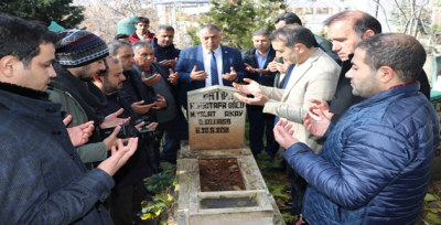 Vefat Eden Gazeteciler Mezarı Başında Anıldılar