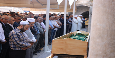Vekil Açanal'ın Babası Son Yolculuğuna Uğurlandı