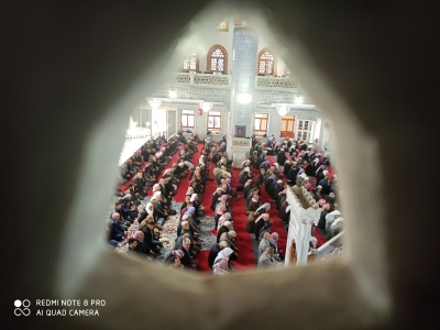 Yarından itibaren camilerde beş vakit namaz kılınacak