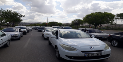 Yasak Öncesi Uzun Araç Kuyrukları Oluştu