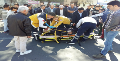 Yaya karşıdan karşıya geçerken otomobil çarptı