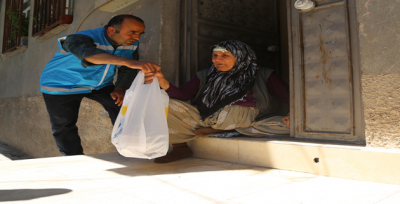 Yemek imkanı bulunmayan vatandaşlara sıcak yemek servisi