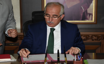 Yeni Vali'den anlamlı mesaj