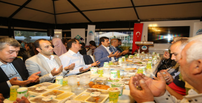 Yetimler Eyyübiye Belediyesinin İftarında Bir Araya Geldi