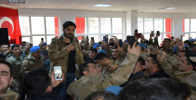 Yusuf Güney Bu Kez Şanlıurfa'da Mehmetçiği Coşturdu