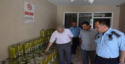     Zabıta 2 ton sahte zeytinyağına el konuldu 