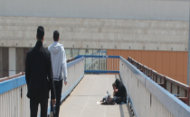 Zabıtaları saf dışı bırakıyorlar