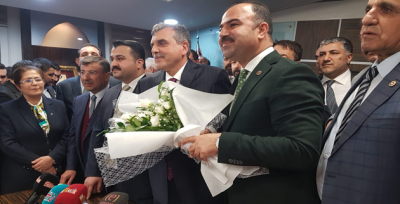 Zaferin Galibi Beyazgül Koltuğa Oturdu