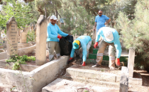 Ziyaretler öncesi mezarlıklar temizlendi